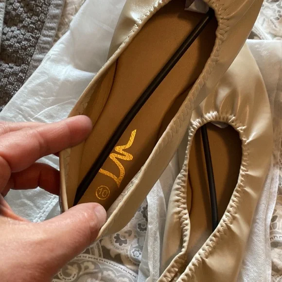 Women’s Ballet Flats Size 10 - Picture 2 of 3